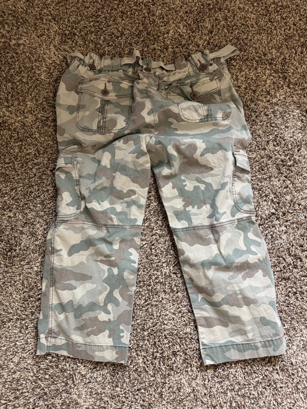 Mimi Maternity Camouflage Capris - Green/Khaki Camo